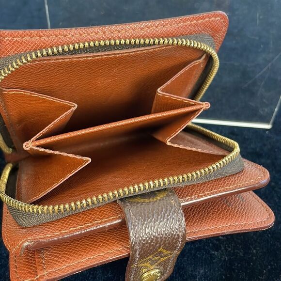 Louis Vuiton Compact Zippe Wallet - Picture 5 of 7